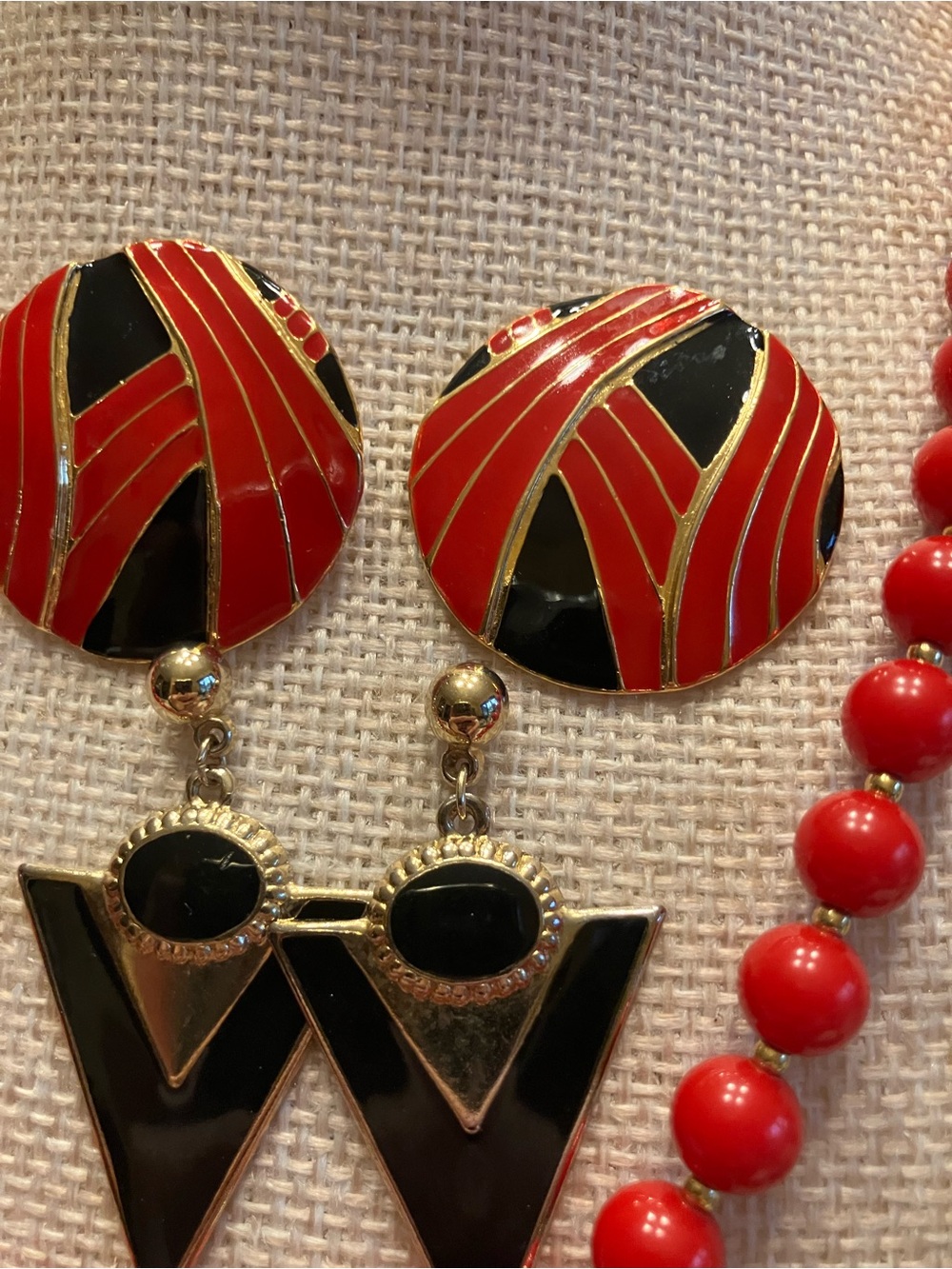 BUNDLE SALE 7 NECKLACES AND 2 PAIRS OF PIERCED EARRINGS. - Picture 10 of 13